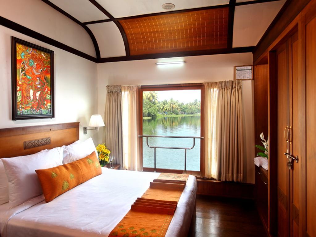 Vasundhara Sarovar Premiere Alappuzha Exterior foto