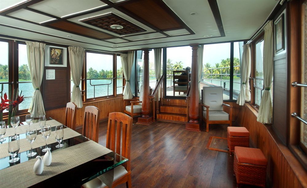 Vasundhara Sarovar Premiere Alappuzha Exterior foto