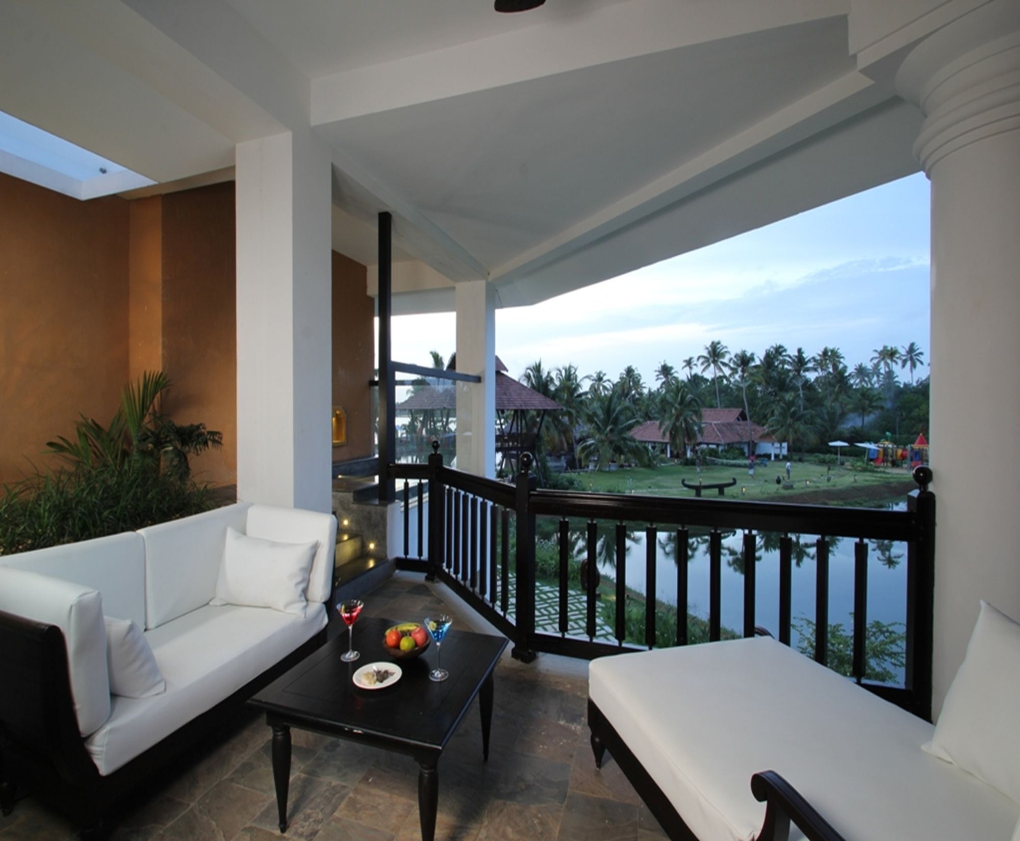Vasundhara Sarovar Premiere Alappuzha Exterior foto
